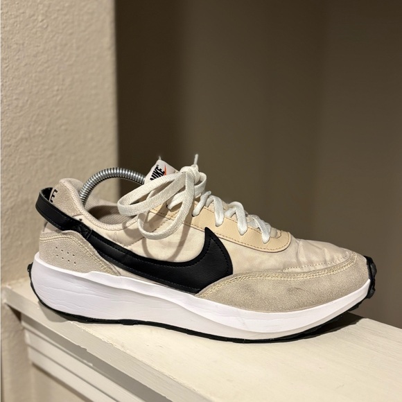 Nike Womens Waffle Debut DH9523-102 White Running Shoes Sneakers Size 11 - Picture 2 of 9